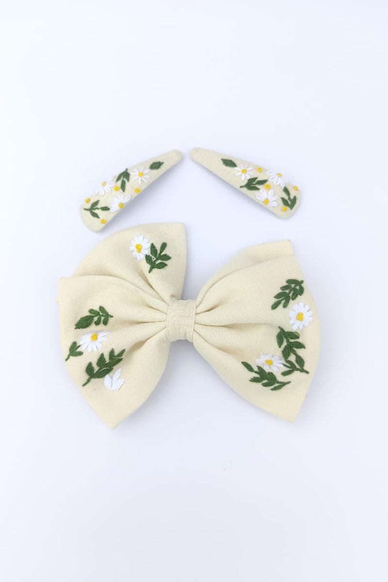 Soft Garden Tie Bow and Tic Tac Set
