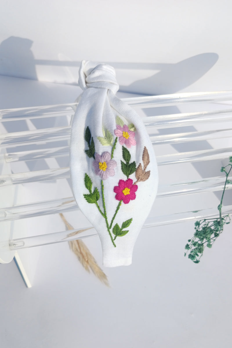 White daisy hairband