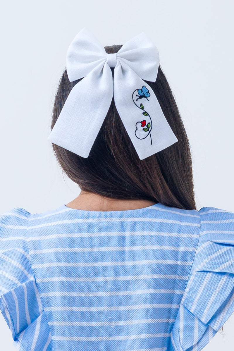 Winged blossom bow