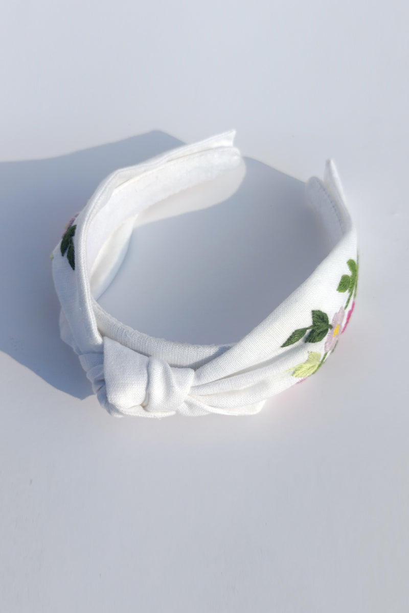 White daisy hairband