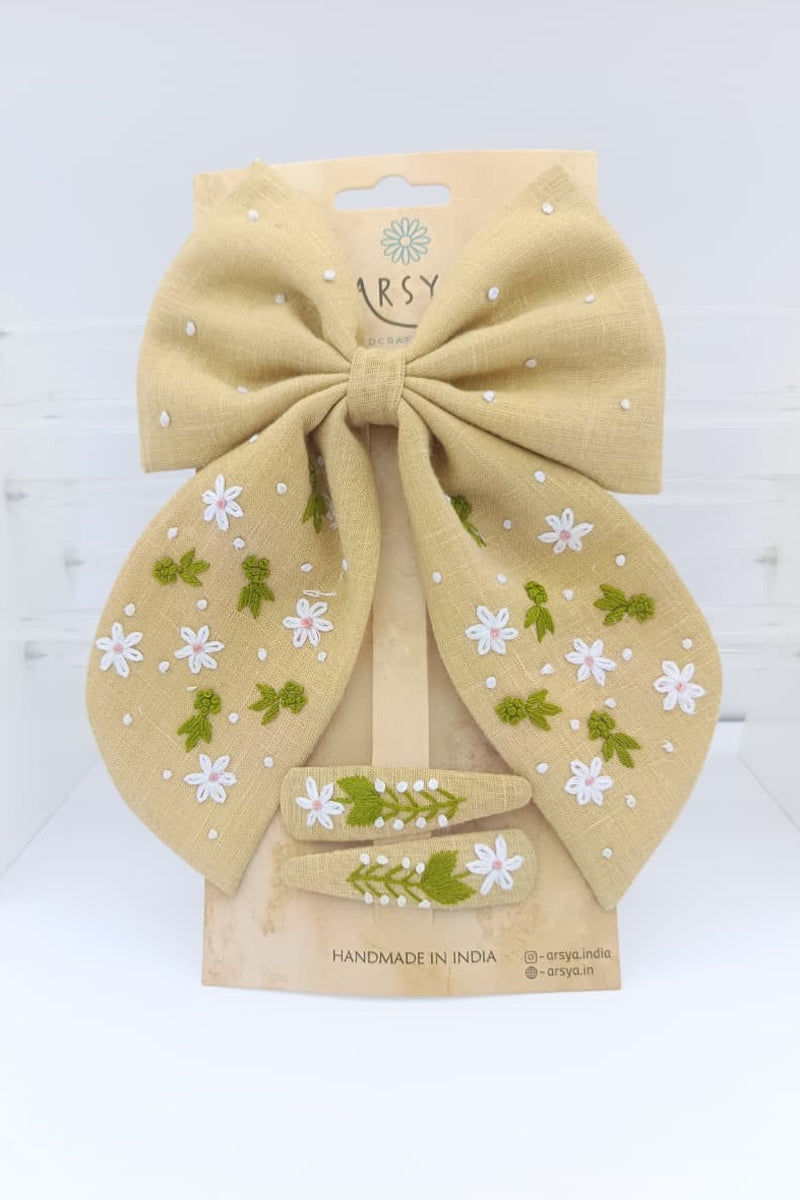 Honeyed Flora set of bow and tic tac set