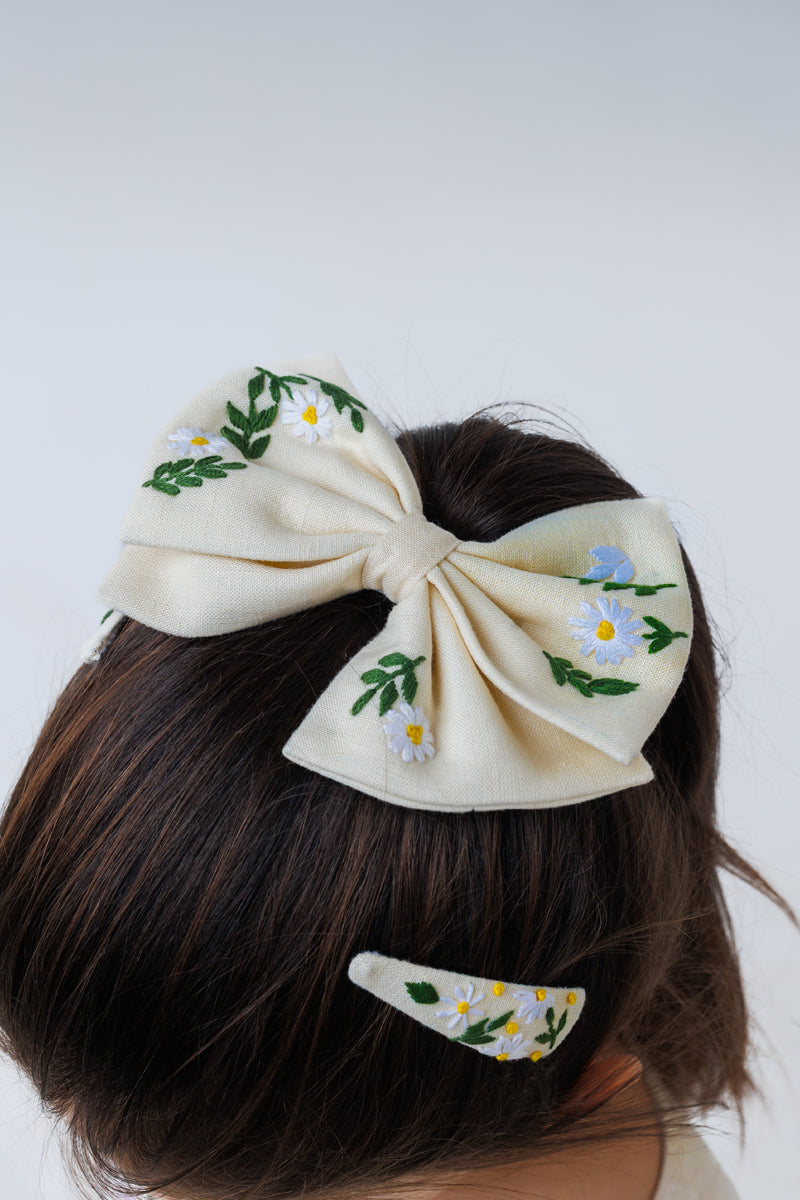 Soft Garden Tie Bow and Tic Tac Set