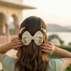 Butterscotch garden set of bow and tic tac set