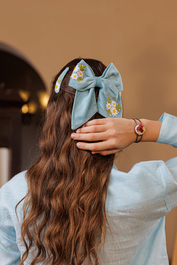 Velvet Serenity Bow And Tic Tac Set