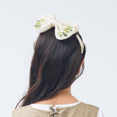 Butterscotch garden set of bow and tic tac set