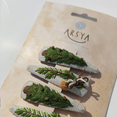 Twinkling Tree Treasures Tic Tac Set