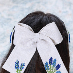 Beige Linen Bow and Tic Tac Set