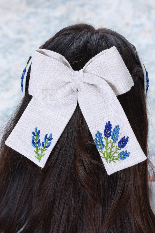 Beige Linen Bow and Tic Tac Set