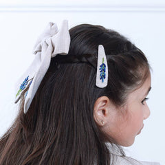 Beige Linen Bow and Tic Tac Set