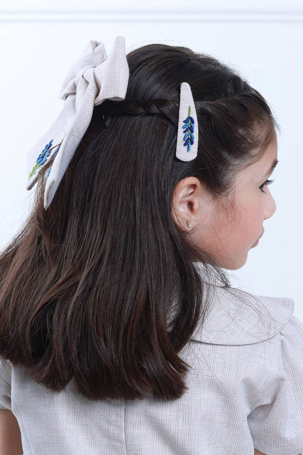 Beige Linen Bow and Tic Tac Set