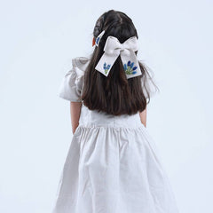 Beige Linen Bow and Tic Tac Set