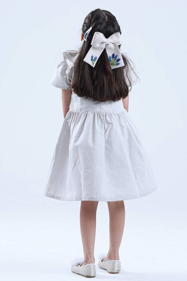 Beige Linen Bow and Tic Tac Set