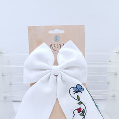 Winged blossom bow