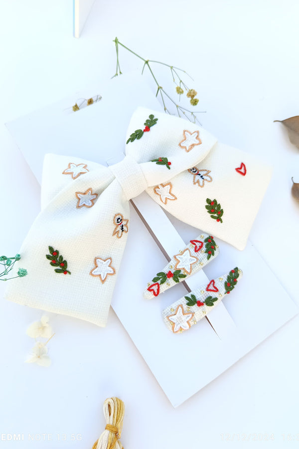 Frosted Fancy Now Bow and a Pair of Tic Tac