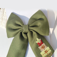 Tinsel Treasure Bow