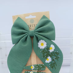 Forest daffodil set of bow and tic tac