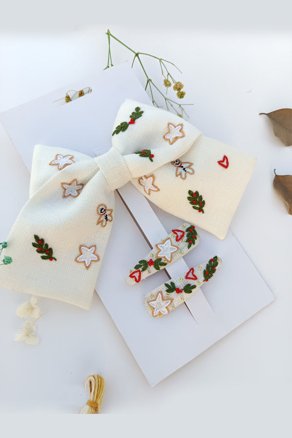 Frosted Fancy Now Bow and a Pair of Tic Tac