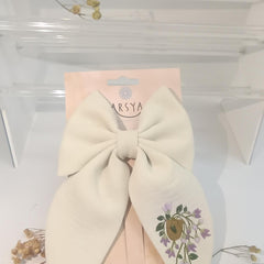 Sand lily bow