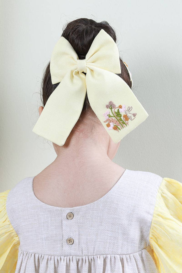 Bunny and the flowers Bow and Tic Tac Set