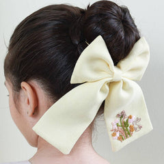 Bunny and the flowers Bow and Tic Tac Set