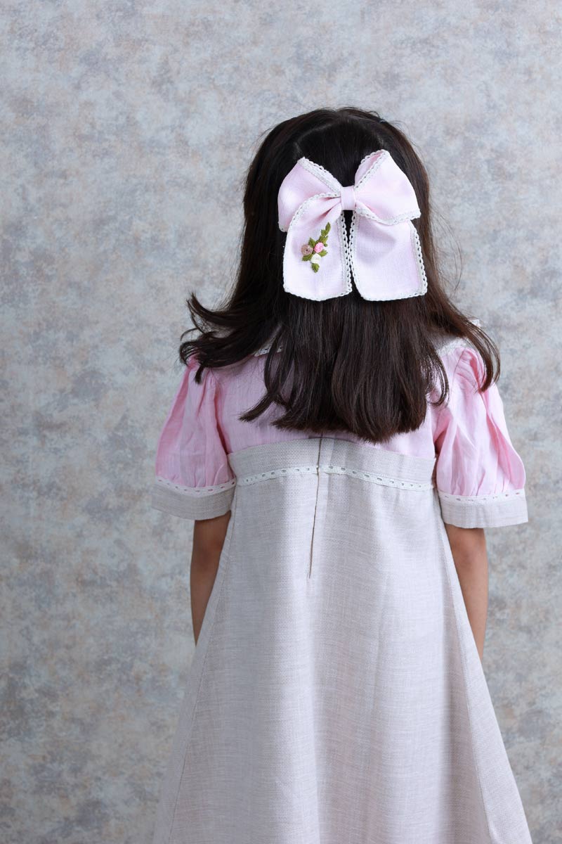 Pink Flowers Bow and Tic Tac Set