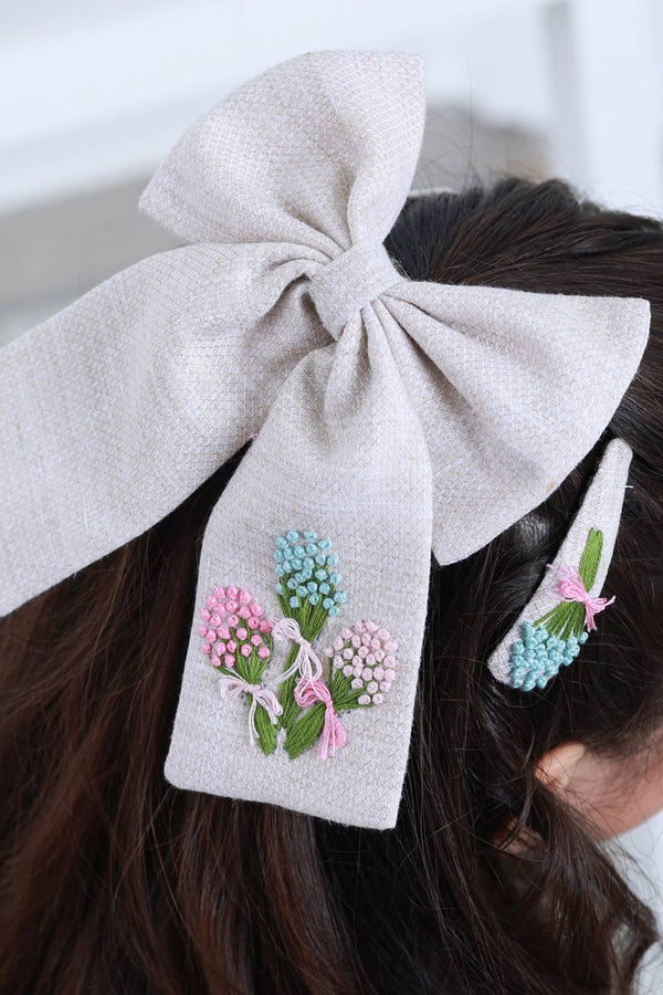 The Bouquet Bow and Tic Tac Set