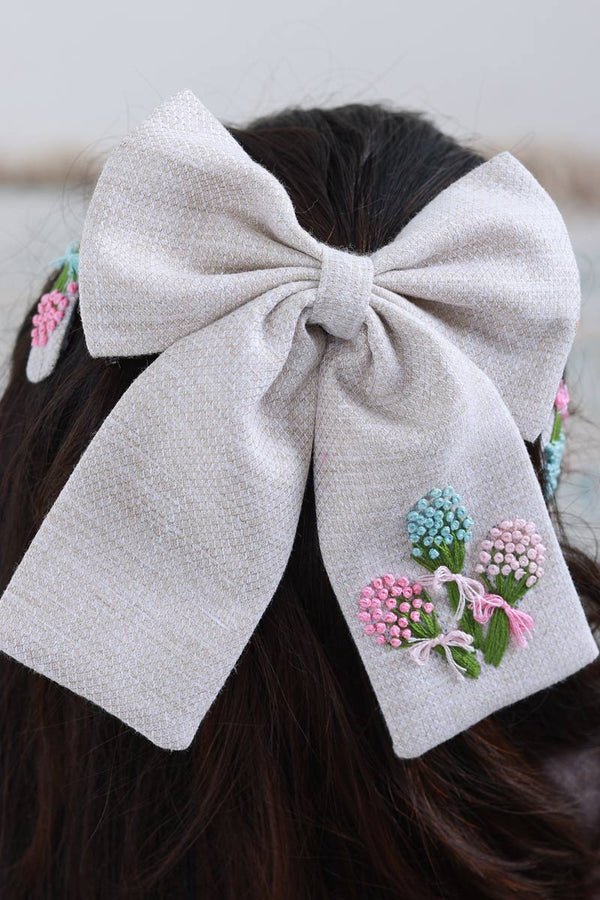 The Bouquet Bow and Tic Tac Set