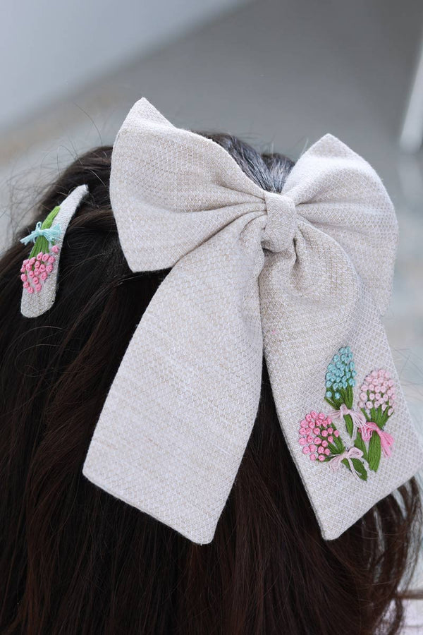 The Bouquet Bow and Tic Tac Set