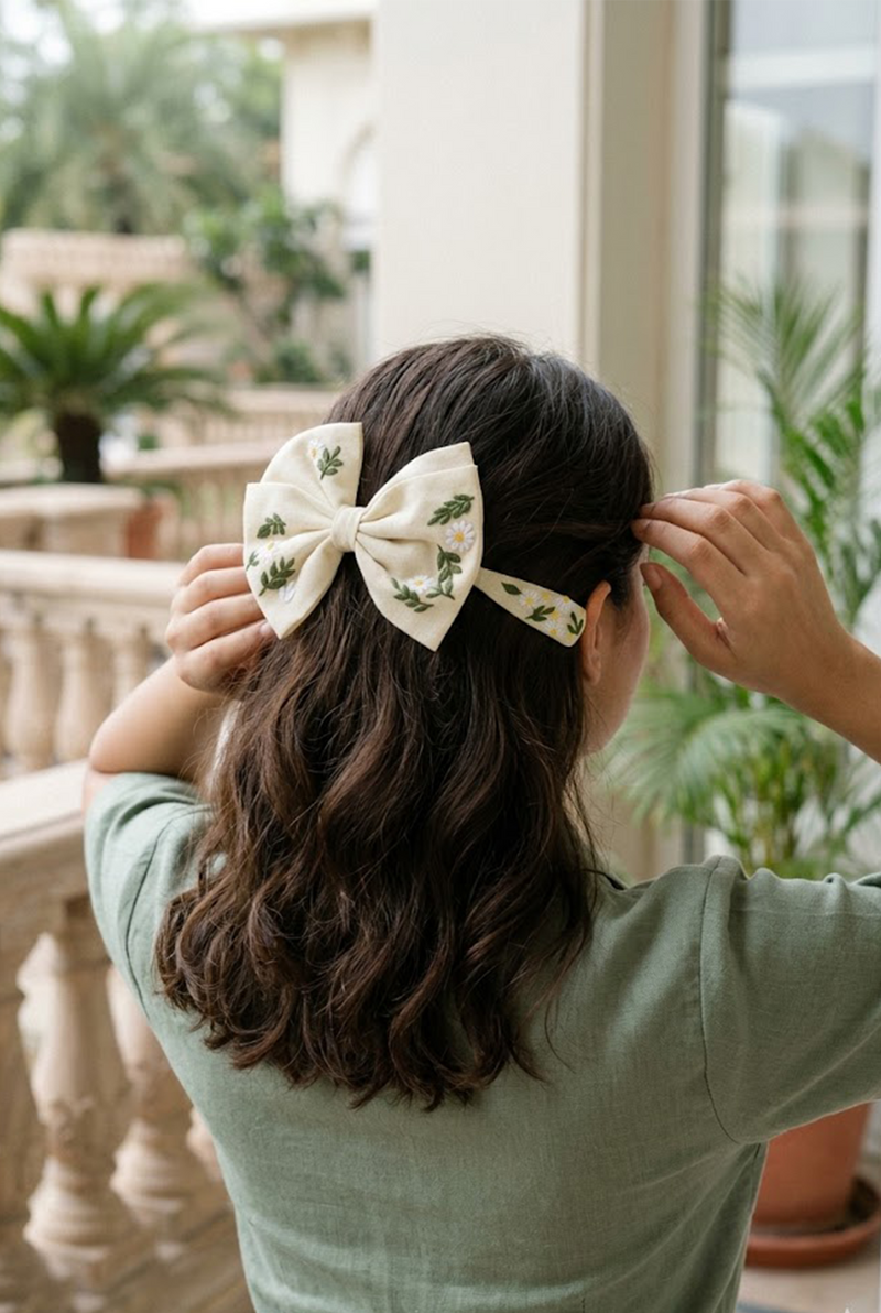 Soft Garden Tie Bow and Tic Tac Set
