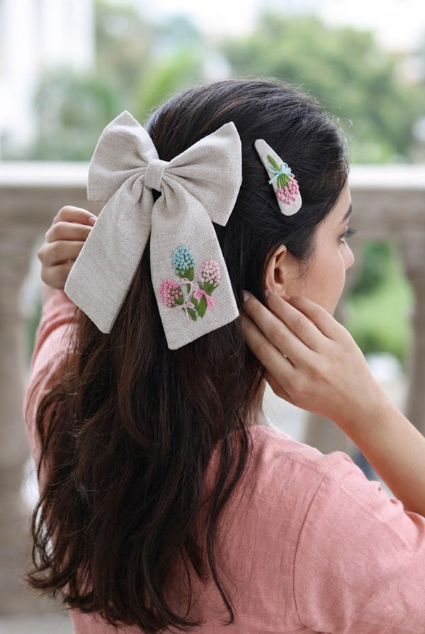 The Bouquet Bow and Tic Tac Set