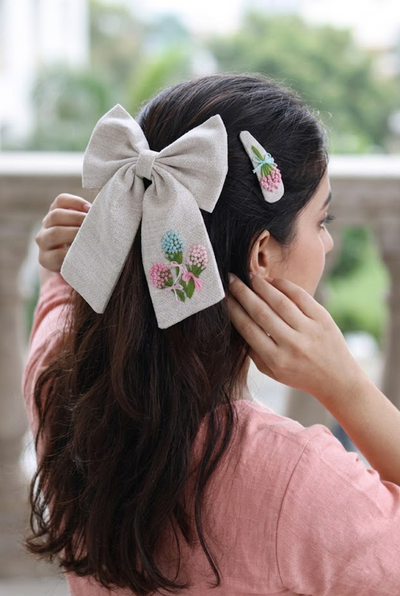 The Bouquet Bow and Tic Tac Set