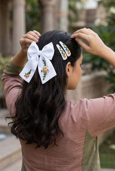 White Bow and Tic Tac Set