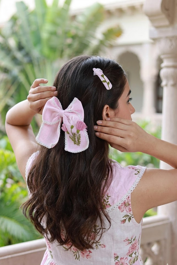 Pink Flowers Bow and Tic Tac Set