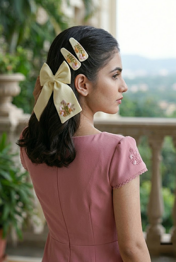 Bunny and the flowers Bow and Tic Tac Set