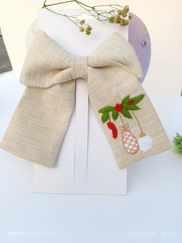 Santa's favourite bow