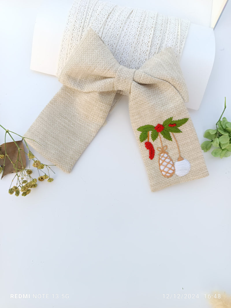 Santa's favourite bow