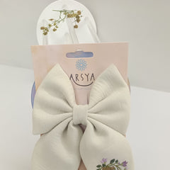Sand lily bow
