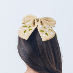 Honeyed Flora set of bow and tic tac set